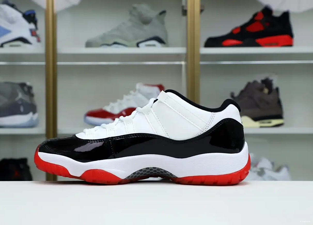 LOW 11 WHITE BRED JORDAN AIR 0326
